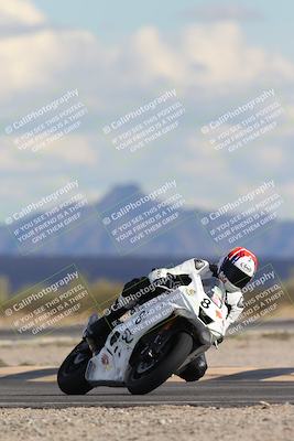 media/Nov-16-2025-Race Pace (Sun) [[8c5fa54630]]/Non Verified Riders (1st 20 Minutes)/5-Turn 15 (110pm)/